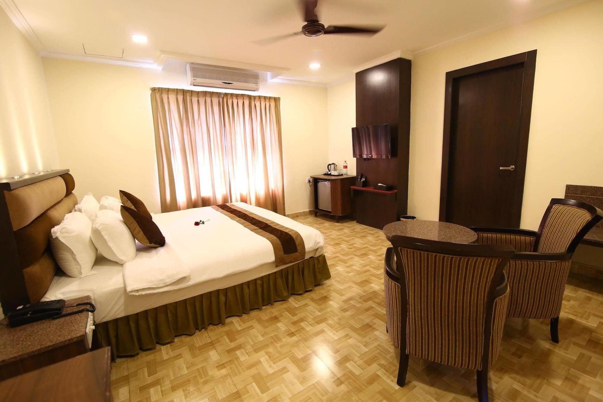 Hotel Southern Residency Kelambakkam Ngoại thất bức ảnh